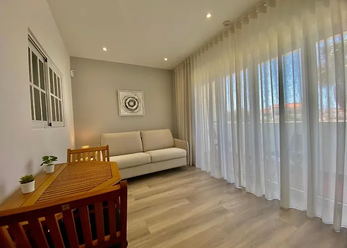 **Fresh And Cosy Appt With Pool, Fiber, Sporttv**